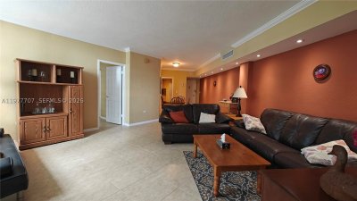 Comprar apartamento no Four Ambassadors 841