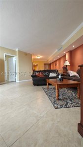 Comprar apartamento no Four Ambassadors 841