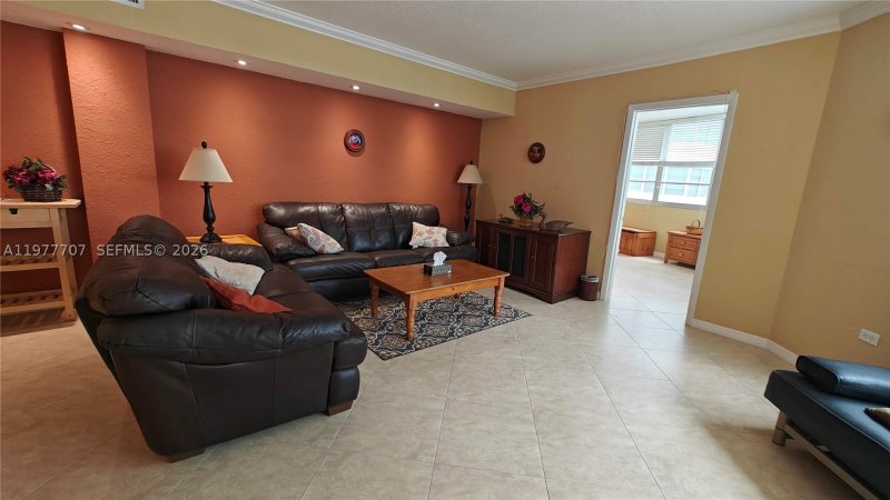 Comprar apartamento no Four Ambassadors 841