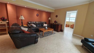 Comprar apartamento no Four Ambassadors 841
