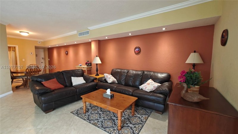 Comprar apartamento no Four Ambassadors 841
