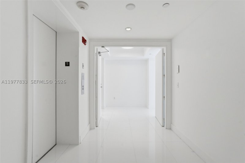 Condo for sale at Grovenor House 501