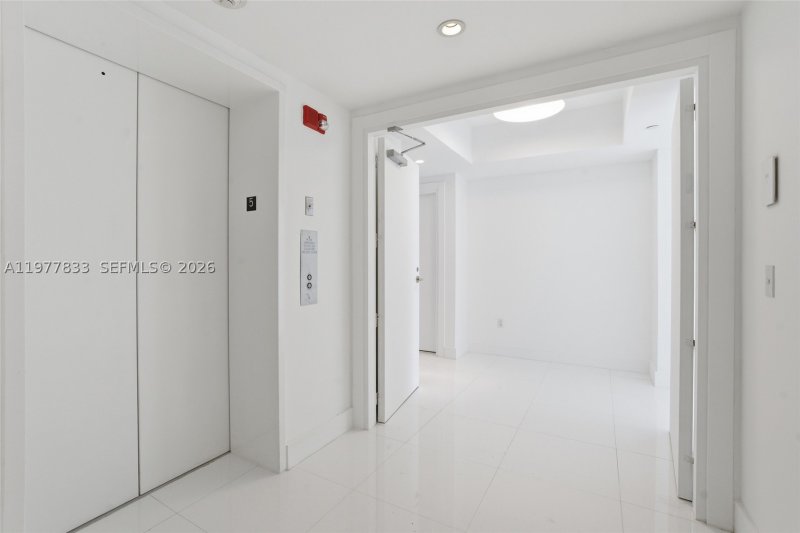 Condo for sale at Grovenor House 501