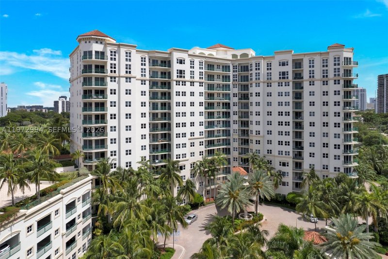 Apartment for rent at Turnberry Village PH06