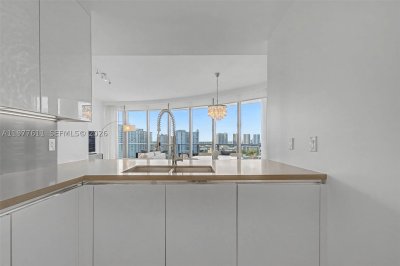 Comprar apartamento en Chateau Beach Residences 904