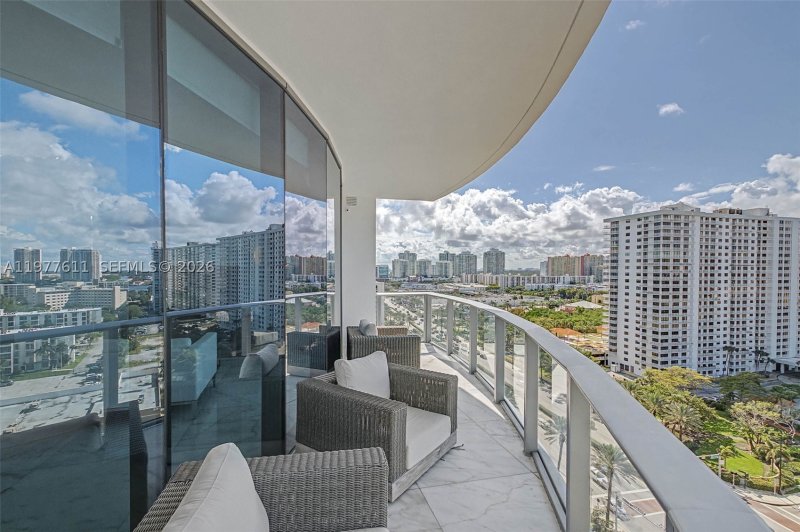 Comprar apartamento en Chateau Beach Residences 904