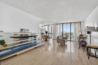 Turnberry Towers Apt #17C