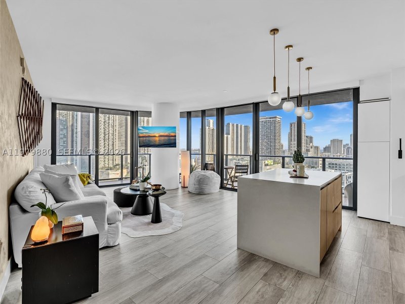 Apartment for rent at Hyde Midtown 2104