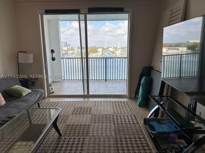 Condo for sale at Porto Bellagio 1904