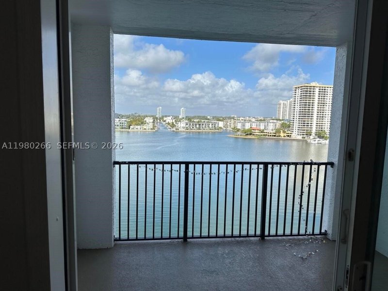 Condo for sale at Porto Bellagio 1904