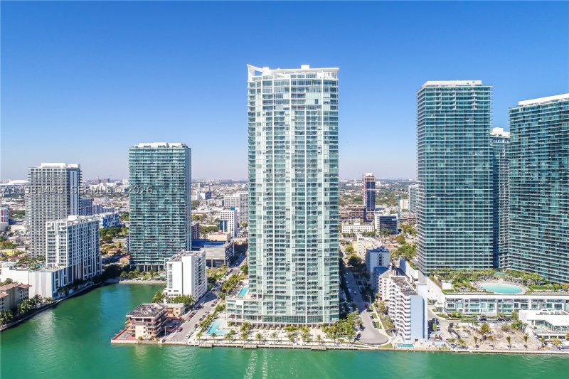 Comprar apartamento en Biscayne Beach 404