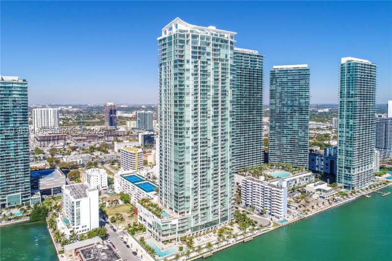 Comprar apartamento en Biscayne Beach 404
