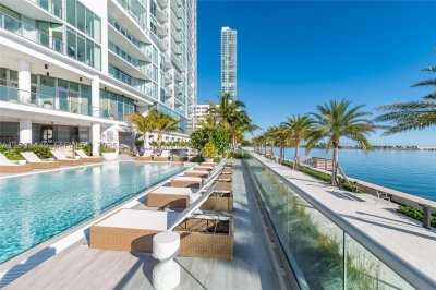 Comprar apartamento en Biscayne Beach 404