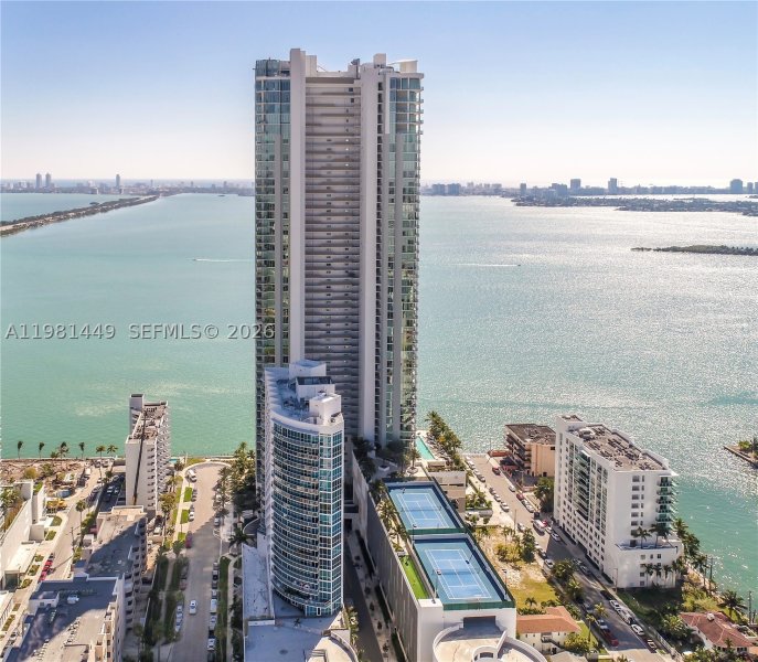 Comprar apartamento en Biscayne Beach 404