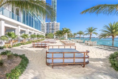 Comprar apartamento en Biscayne Beach 404