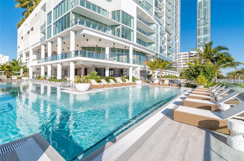 Comprar apartamento en Biscayne Beach 404