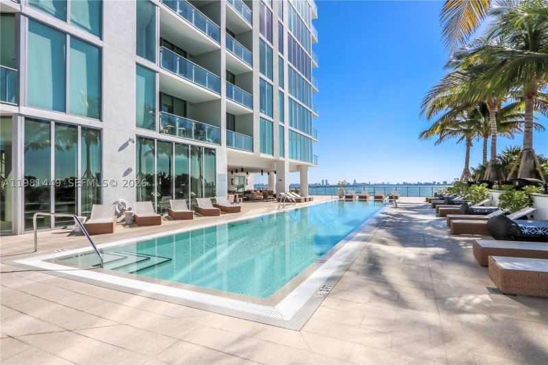 Comprar apartamento en Biscayne Beach 404