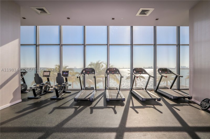 Comprar apartamento en Biscayne Beach 404