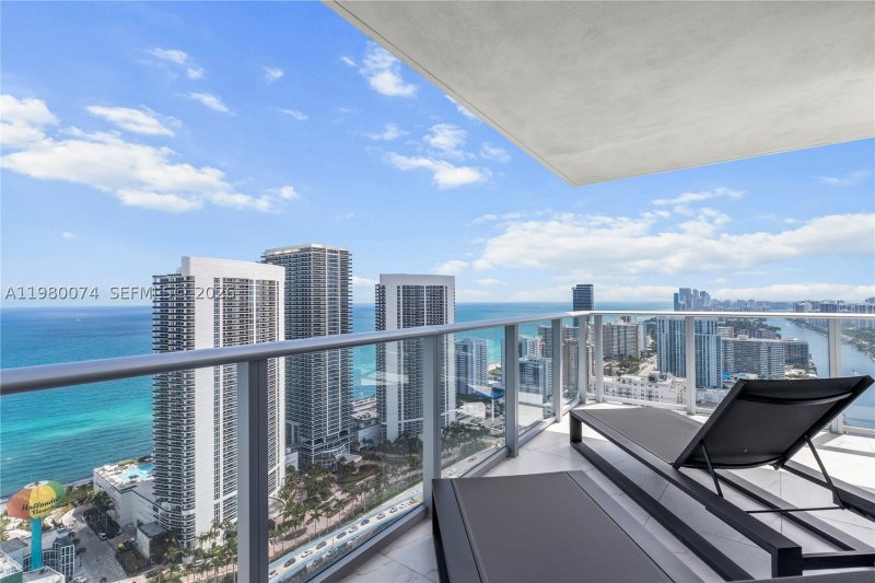 Apartment for rent at Hyde Beach House T3609