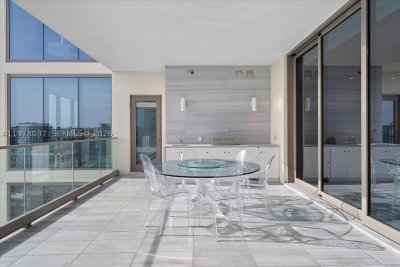 Comprar apartamento no The Estates at Acqualina 1506