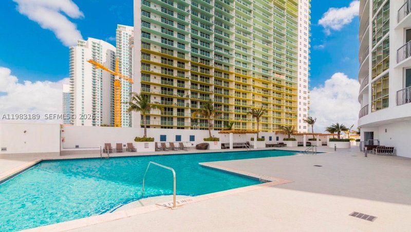 Condo for sale at Opera Tower 1104
