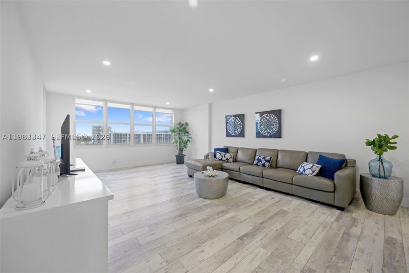 Apartment for rent at Sea Air Towers 924