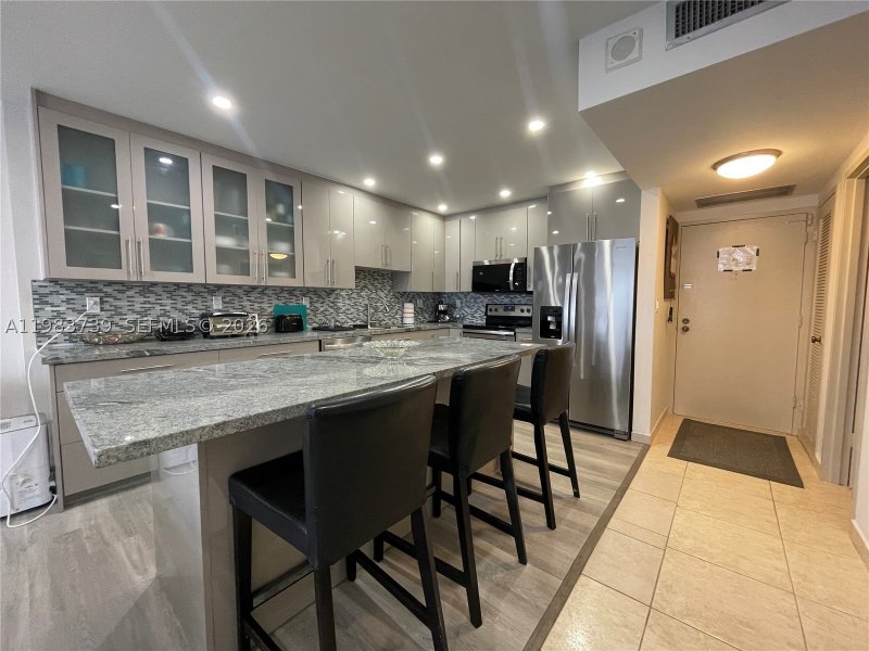 Apartment for rent at Sea Air Towers 911