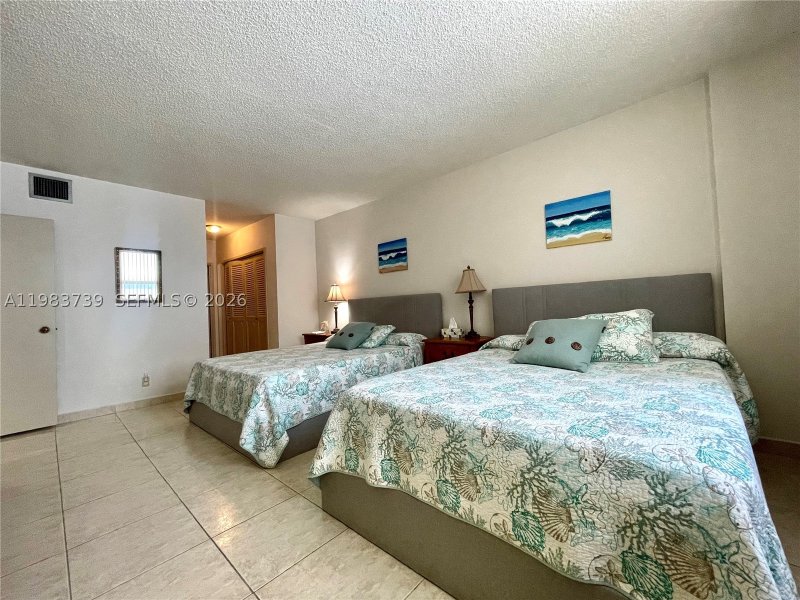 Apartment for rent at Sea Air Towers 911