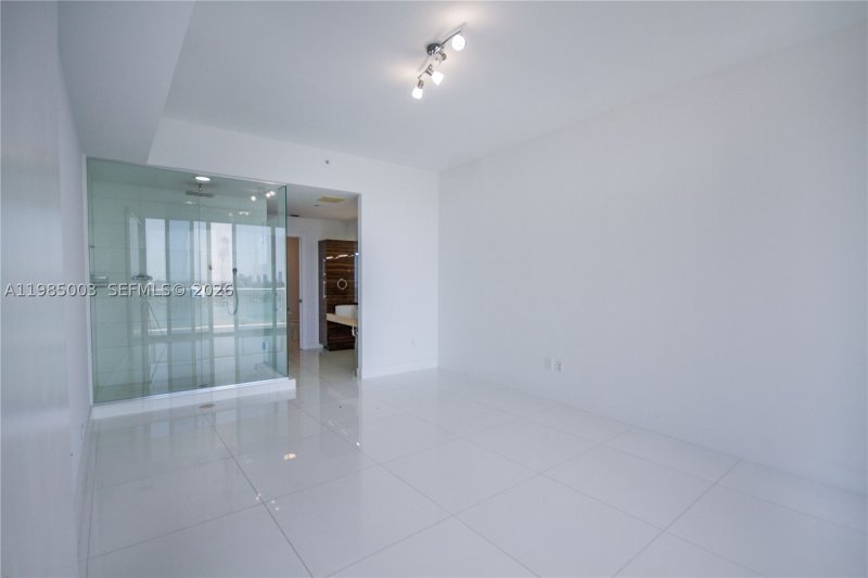 Apartment for rent at Paramount Bay 2204