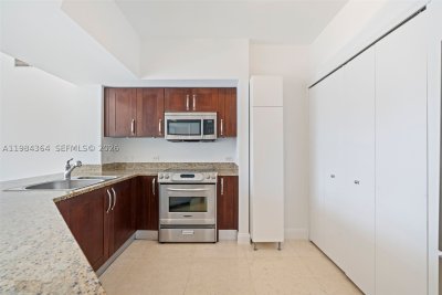 Comprar apartamento en Turnberry Village 1109