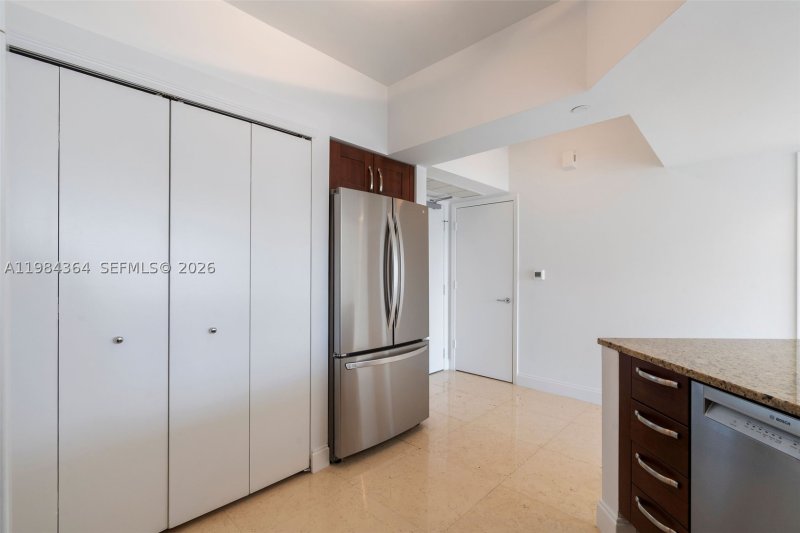 Comprar apartamento en Turnberry Village 1109