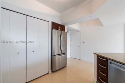 Comprar apartamento en Turnberry Village 1109