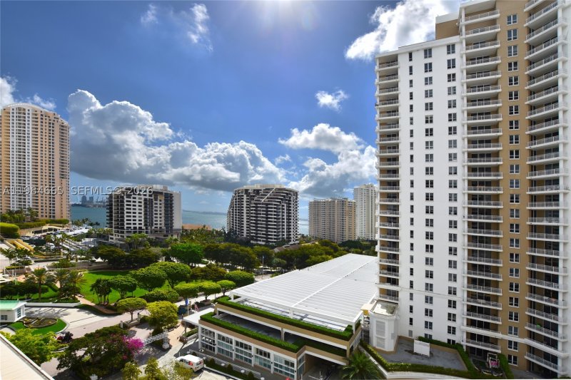 Apartment for rent at Courts Brickell Key 1209