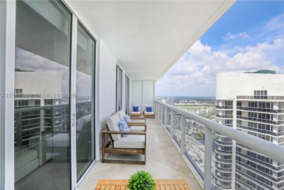 Aluguel de apartamento no Beach Club Two 4511