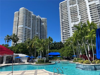 Comprar apartamento no Atlantic Three at The Point 702