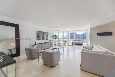 Comprar apartamento en Atlantic Three at The Point 702