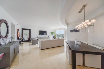 Comprar apartamento en Atlantic Three at The Point 702