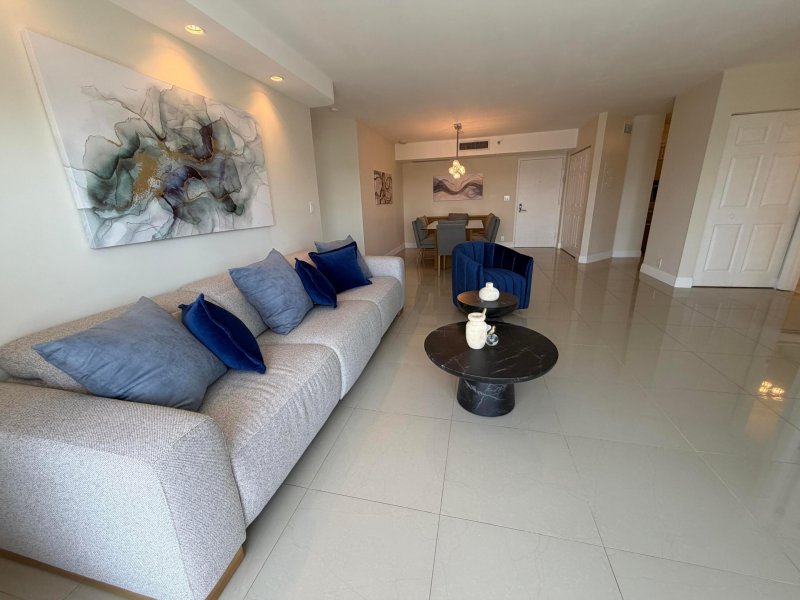 Aluguel de apartamento no Mystic Pointe 500 2303
