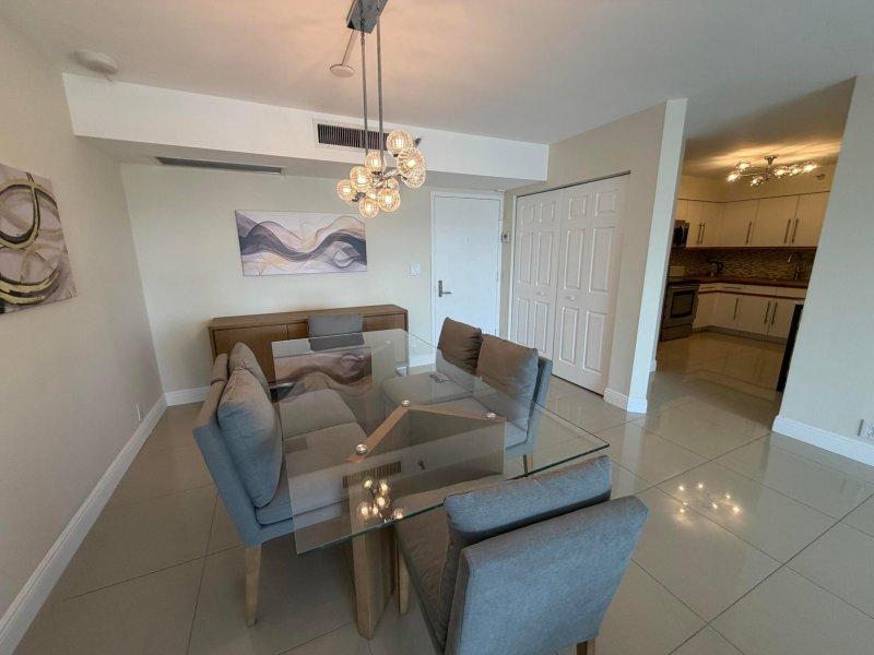 Aluguel de apartamento no Mystic Pointe 500 2303