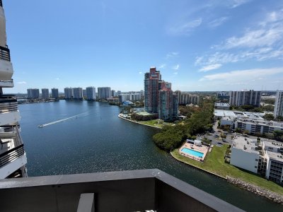 Mystic Pointe 500 Apt #2303