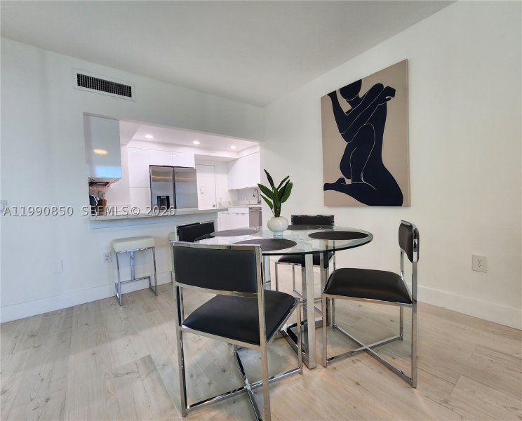 Apartment for rent at Alexander Towers 515