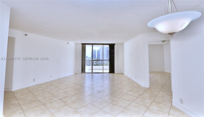 Condo for sale at Mystic Pointe 400 1207