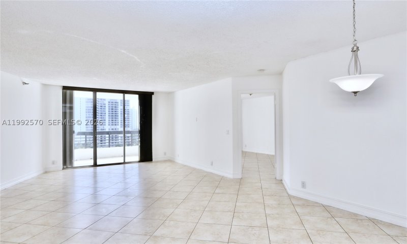Condo for sale at Mystic Pointe 400 1207