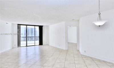 Comprar apartamento en Mystic Pointe 400 1207