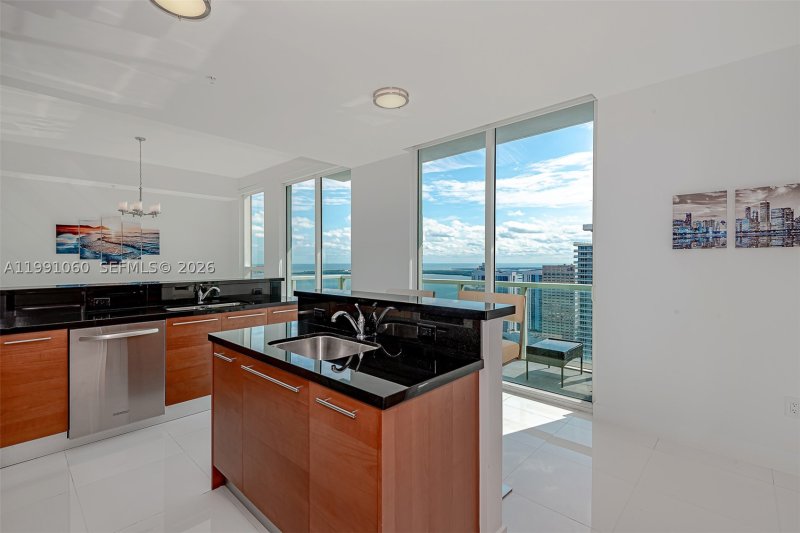Condo for sale at Vizcayne Everglades On The Bay UPH-4907
