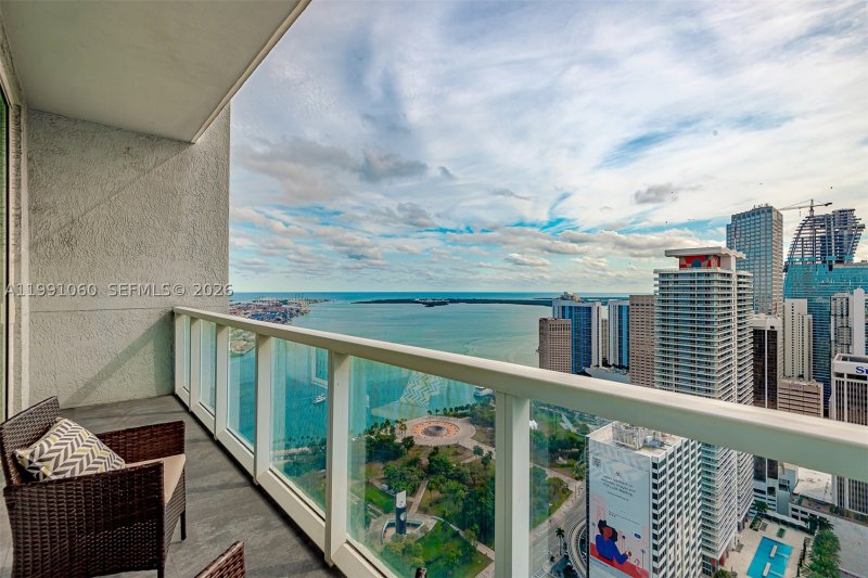 Condo for sale at Vizcayne Everglades On The Bay UPH-4907