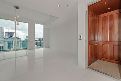 Comprar apartamento no Vizcayne Everglades On The Bay UPH-4907