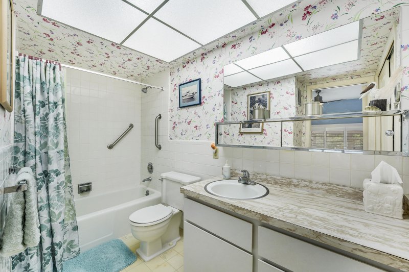 Condo for sale at Blair House 213