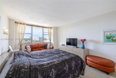 Comprar apartamento en Parker Dorado 718
