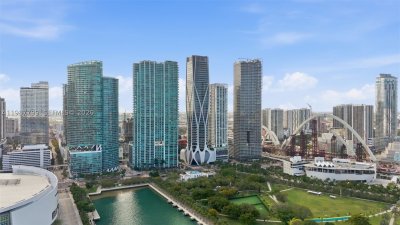 Comprar apartamento en 900 Biscayne 4308
